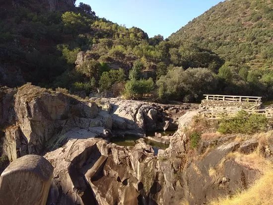Ruta Del Pozo De Los Humos