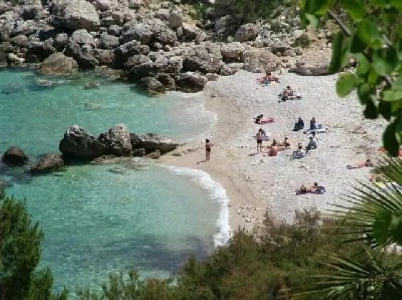 Villa with garden - Private access to the sea, in protected environment *WiFi
