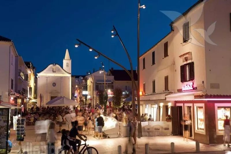 Captivating Apartment in Novalja with BBQ, Parking & AC