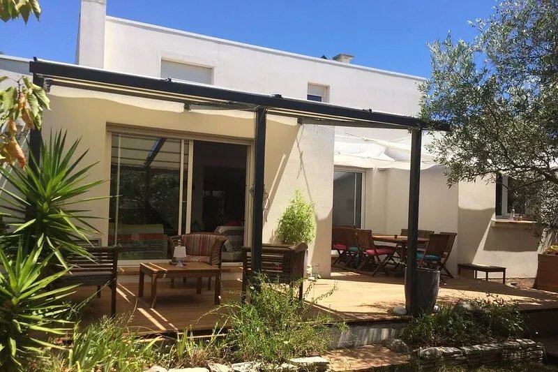 house / villa - CARNON