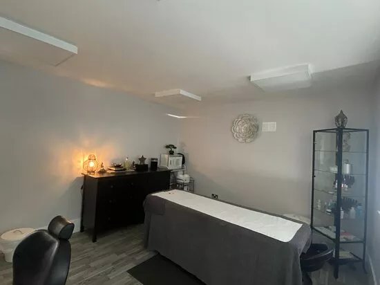 B's Beauty and Holistic Therapy