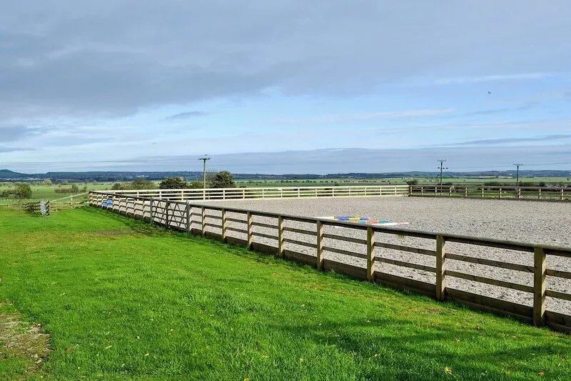 2 bedroom accommodation in Flixton, near Filey