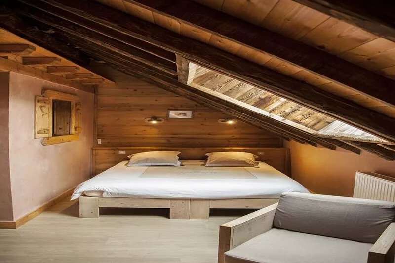 Farmhouse in the heart of the mountains