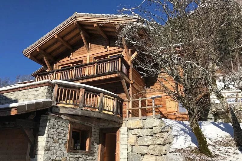 Superb Family Chalet in Morzine, 8-10 people, near center and shuttles