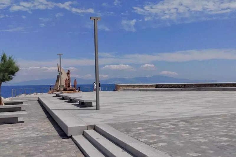 MAGNIFICENT SEA VIEW. 150m from beach 2 pers + 1 enf.app. clim. wifi