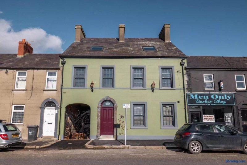 56 Western Street