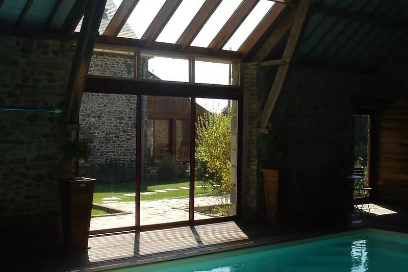 Beautiful house for 5 to 10 people, roofed pool, Saint-Malo area