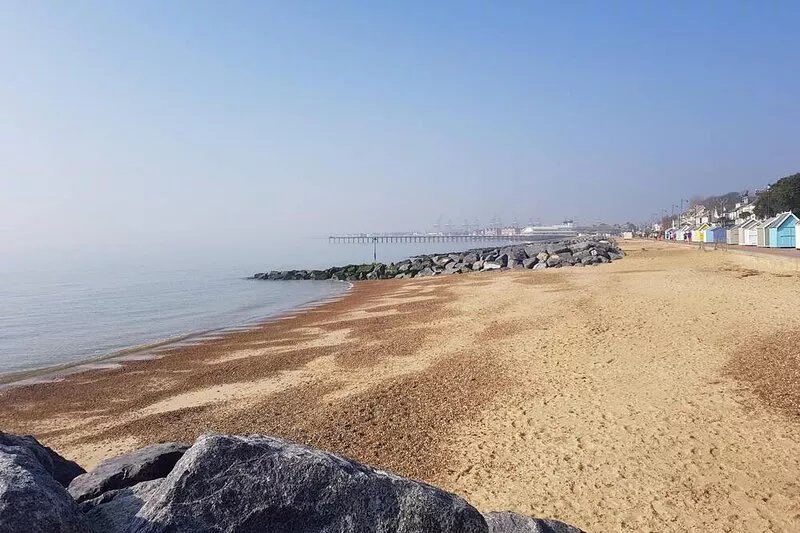 6 berth caravan with decking at Felixstowe Beach Holiday Park ref 55038OW