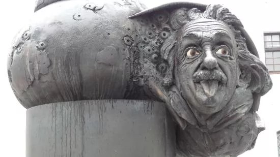 Albert Einstein Denkmal