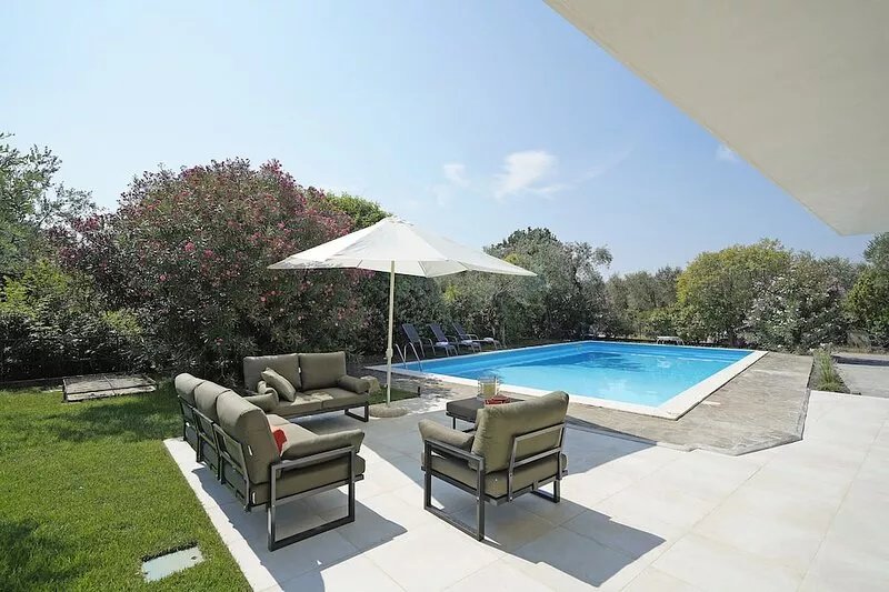 Villa Cavallino Nero New villa with lake view private pool, ac