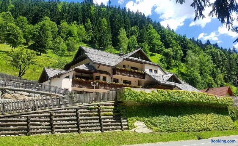 Apartmaji Pod Macesnovo Streho