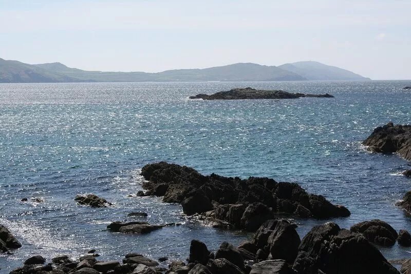 PALLAS LODGE, Beara Peninsula, overlooking Ardgroom Harbour and Kerry mountains