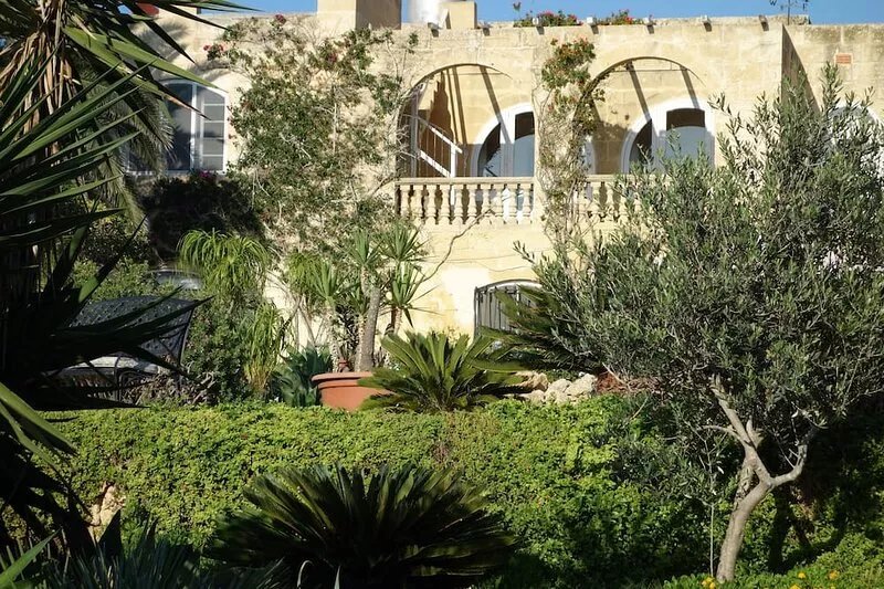 Gozo Farmhouse with pool, garden & seaview