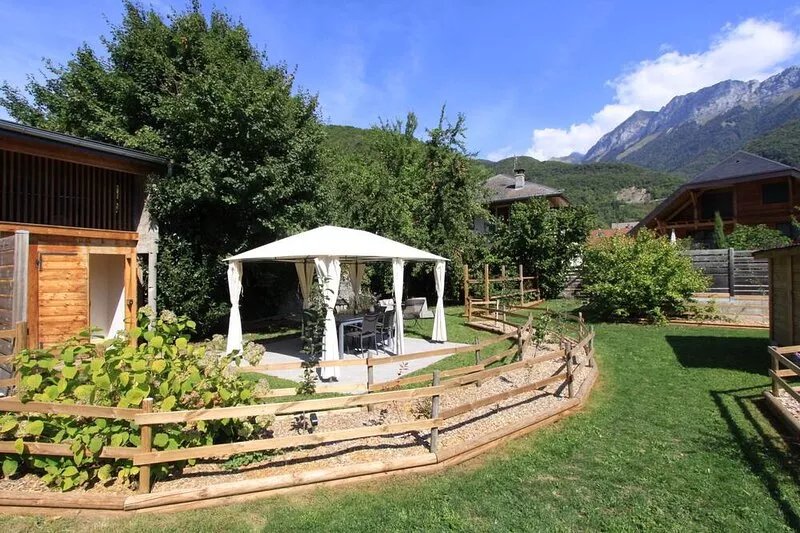 BETWEEN LAKE AND MOUNTAINS: L'Arclosan - rental ★★★★ in Pays de Savoie