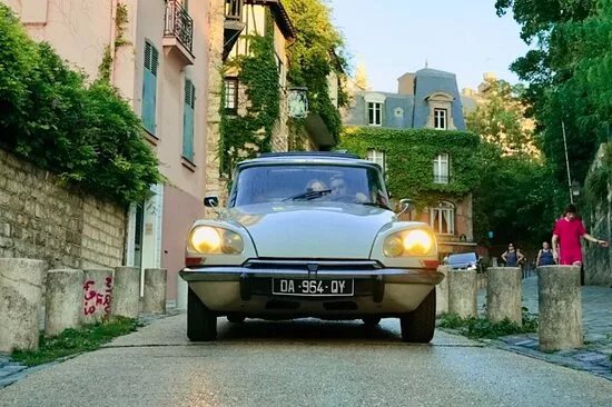 Classic 60's Paris Tours : Paris City Tour on a vintage open-top Citroen DS