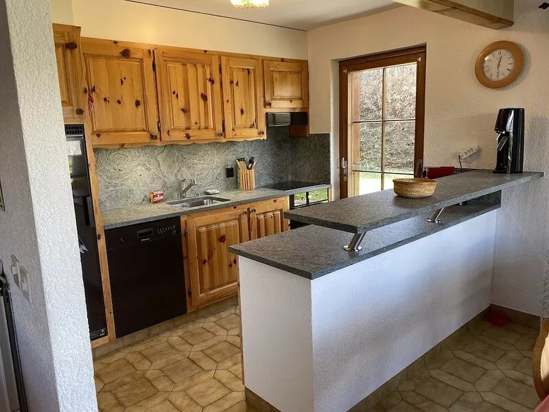 Loye: Chalet Le Colinet, close to Vercorin / Nax. Large sunny garden,