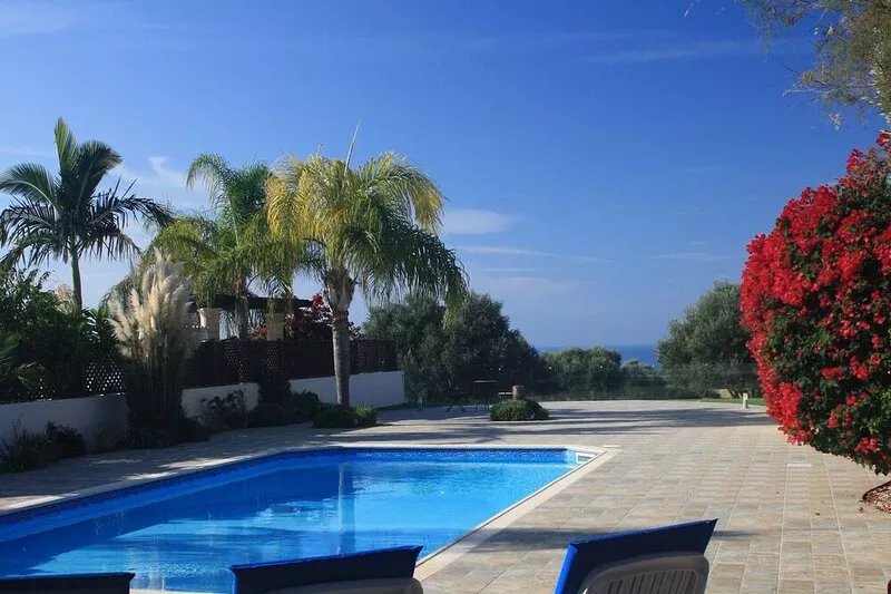 Super 3 bed villa with private pool & sea views in great location! CTO. 0003865