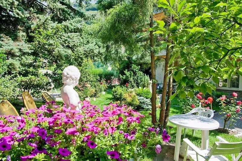 Apartment 'Villa Sabine - Berta' with Mountain View, Shared Garden and Wi-Fi