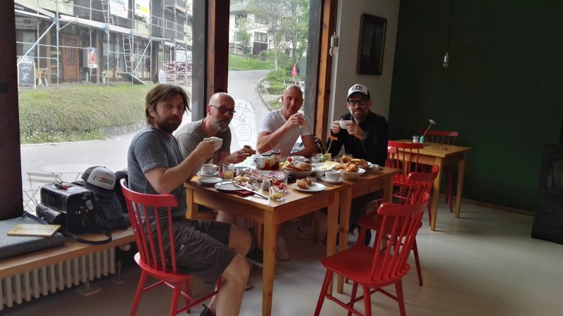 Bergfried Cafe + ein Zimmer