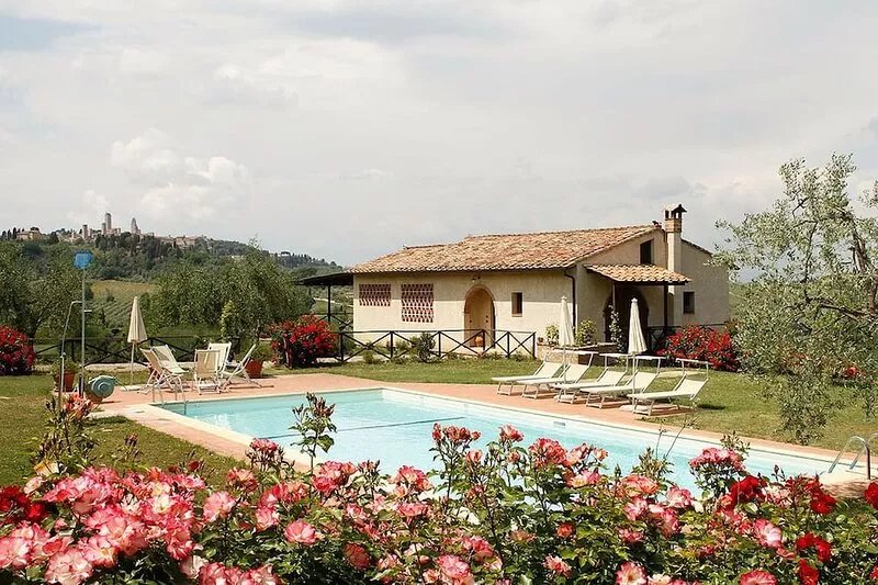 Villa in a panoramic position in San Gimignano