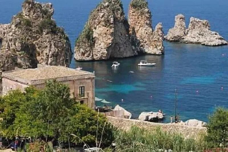 GORGEOUS PENTHOUSE WITH SEA VIEW GIUSI BREATHTAKING ... FREE WIFI INTERNET !!!