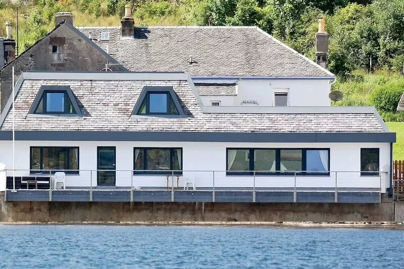 4 bedroom accommodation in Tighnabruaich