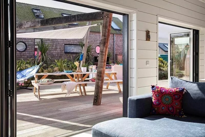 Private Hot Tub & Sauna, Walk to Beach, Ample Parking