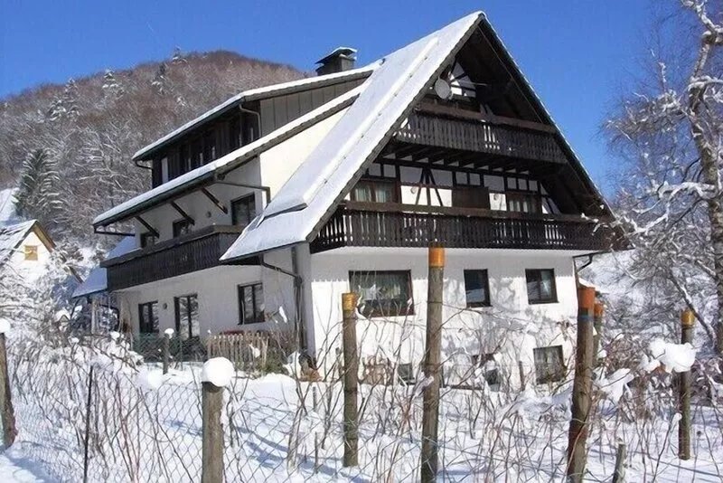 Peacefully located comfortably furnished vacation apartment near the city center