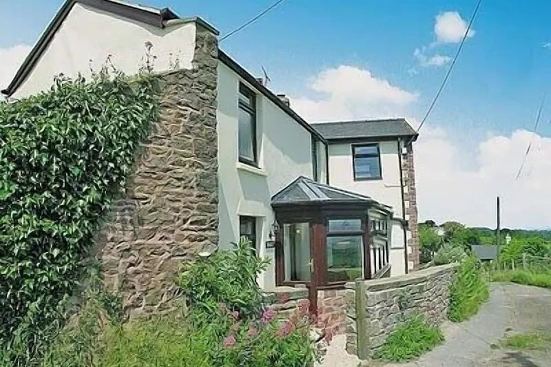 2 bedroom accommodation in Cinderford