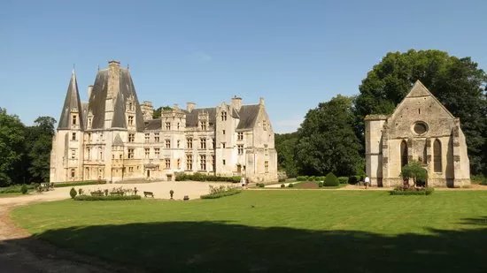 Chateau de Fontaine-Henry