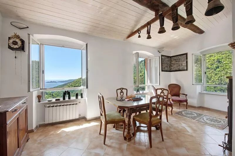Villa 'Cottage con Vista Mare' close to the Sea with Garden