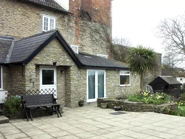 FRODOS, country holiday cottage, with a garden in Henstridge, Ref 1627