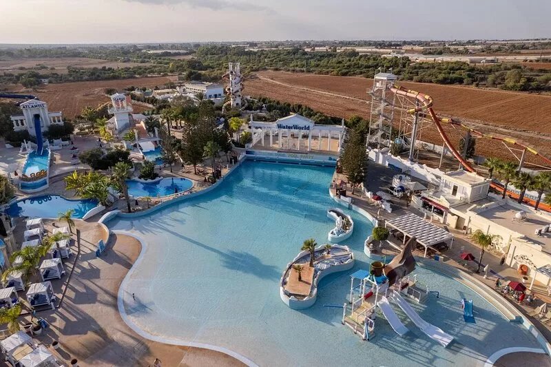 Luxury One-bedroom Apartment With Stunning Sea Views From The Lounge And Bedroom