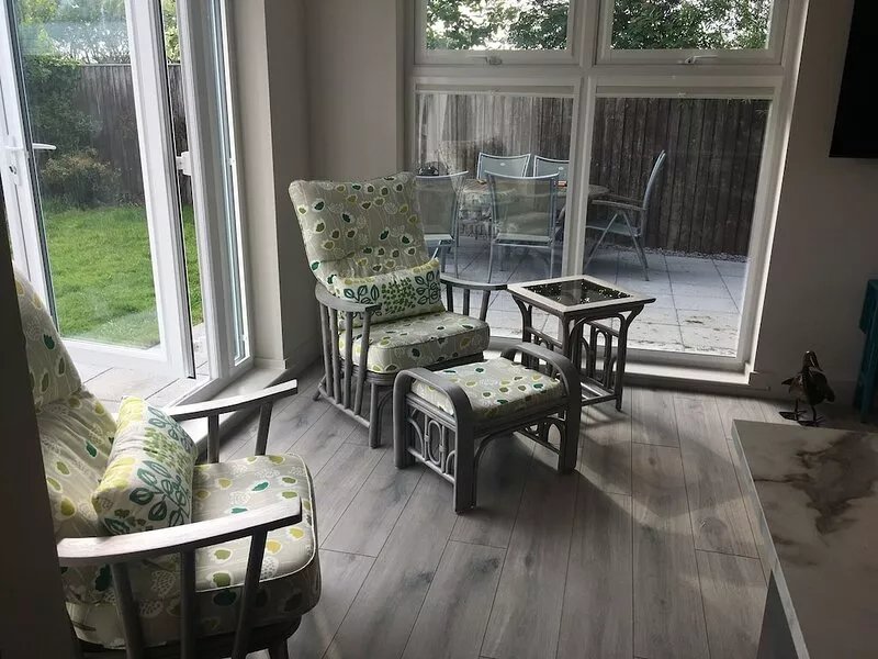Seaways Holiday Cottage - 3 bed, 2 bath, dog friendly bungalow near beach