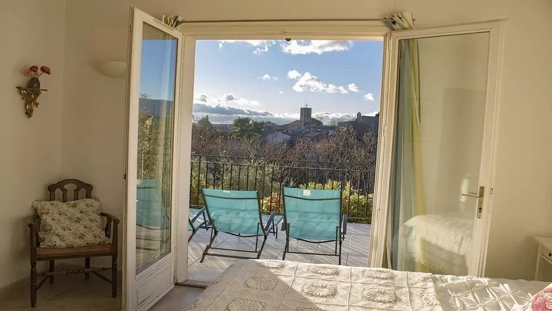 Luxurious 80sqm Apartment, View, Heated Pool, Air conditioning, Wifi, 6 people