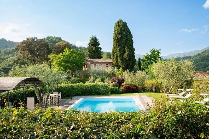 Spend a recovering staying immersed in the green Tuscany hills