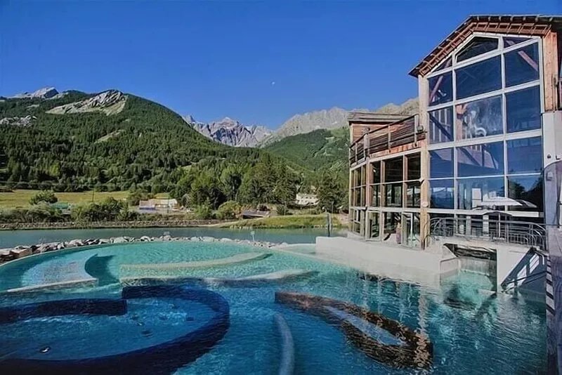 Monêtier-les-Bains center, ground floor, 3 separate bedrooms, private garden