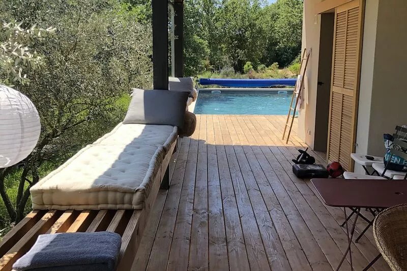 Beautiful contemporary house, swimming pool, terrace and large garden