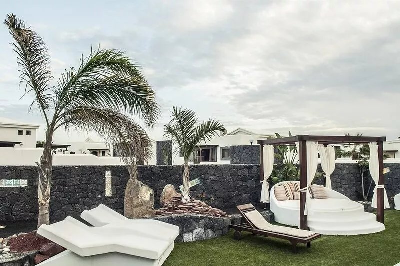 'Villa Faro Park' with Private Pool, Mountain View, Wi-Fi, Terraces & Garden