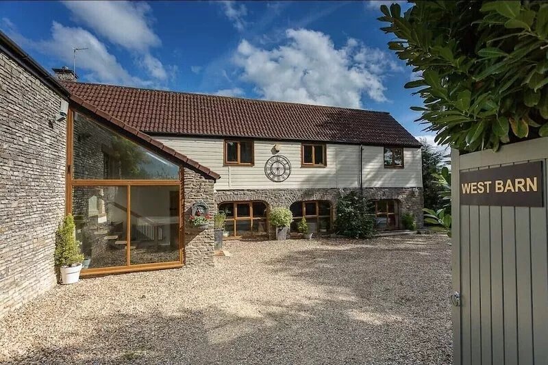 Luxury Detached Farmhouse Idyllic Rural Location with 2 Hot Tubs