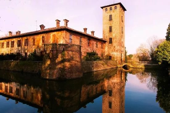 Castello Borromeo