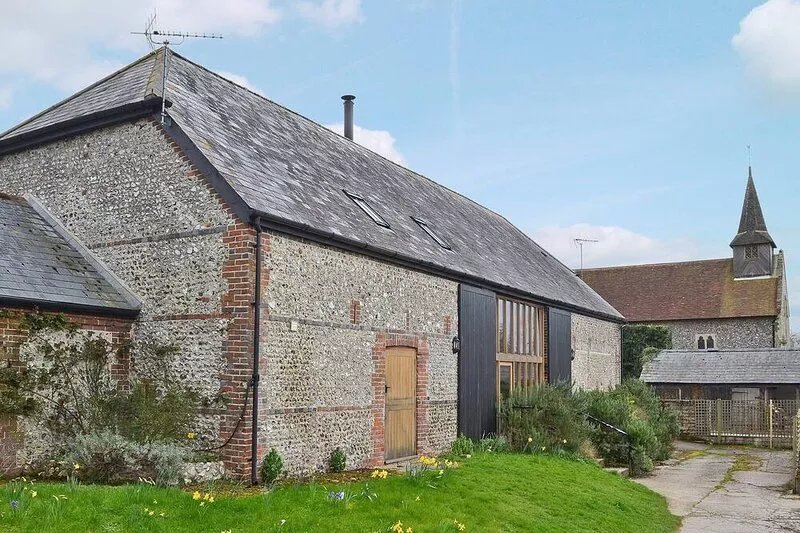 4 bedroom accommodation in Compton, near Chichester