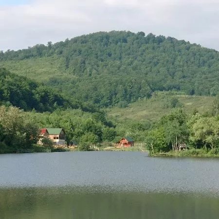 Lacul Mujdeni