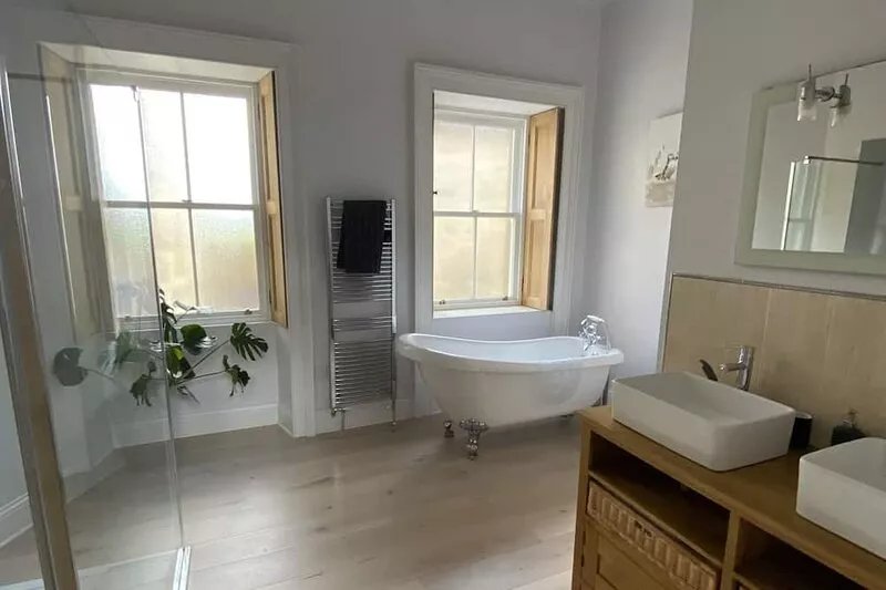 Historic, homely village retreat with log fires, in stunning Borders. Sleeps