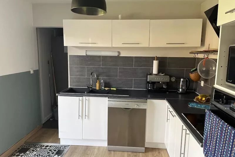 Maison au Calme Dans un Village Toutes Commodites