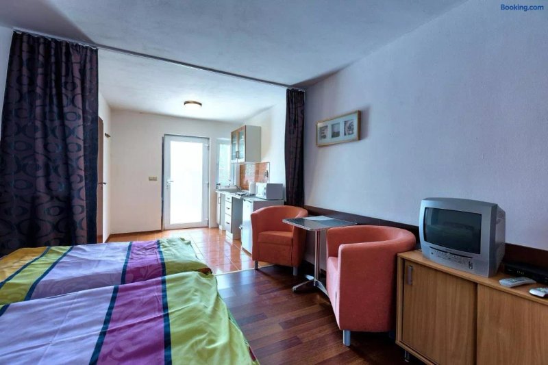Apartmanovy Dom Red