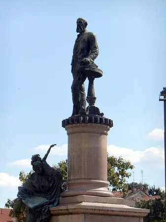 Monumento ad Alessandro Rossi