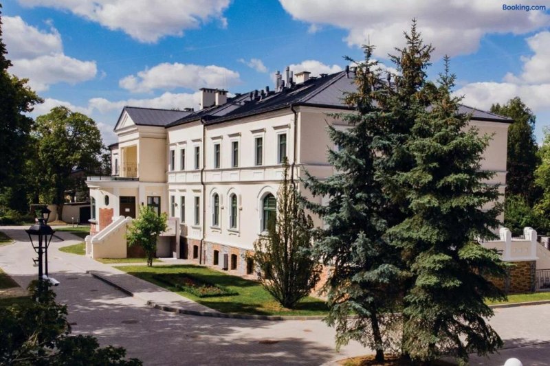 Dwor Skrzynki