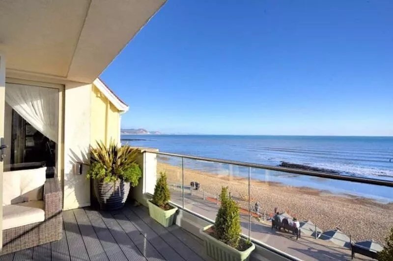 AMAZING SEA VIEWS