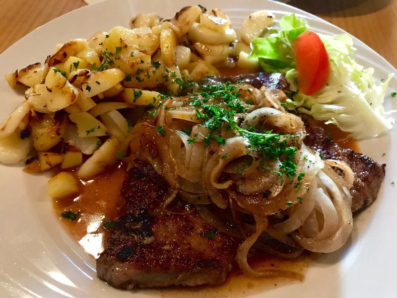 Zum Lowen Restaurant